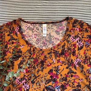 Floral LuLaRoe scoop necked top